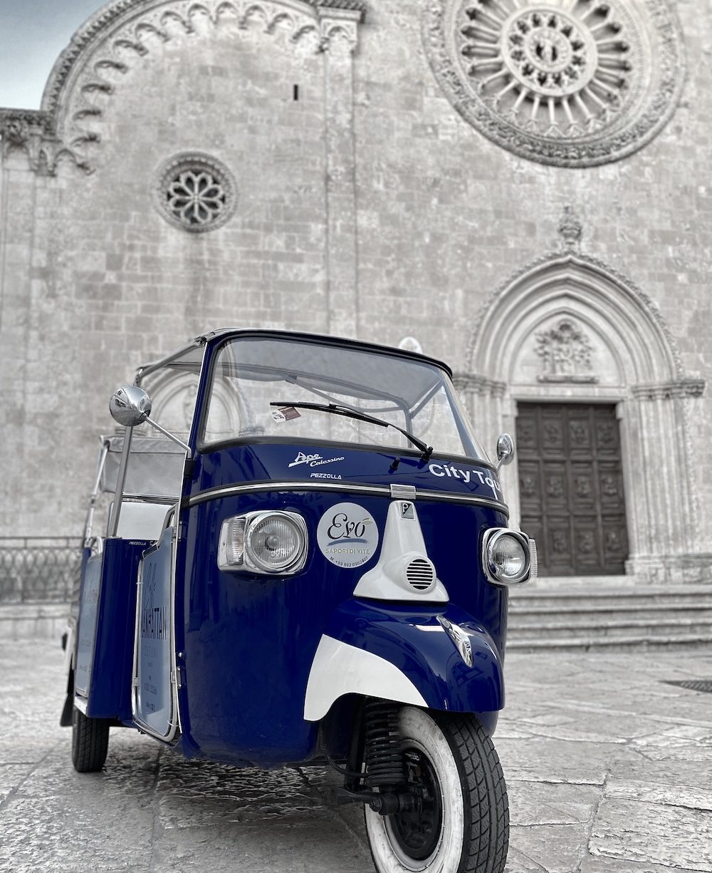 Ostuni con ape-taxi